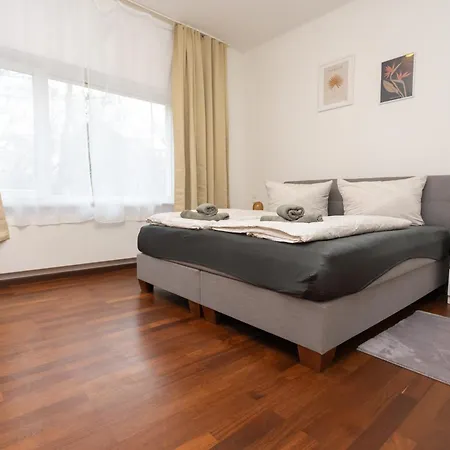 Stadthaus Mit 2 Schlafzimmern & Wohnzimmer Mit Kamin - Kostenloser Privat-Parkplatz Auf Dem Grundstueck Leipzig Exterior foto