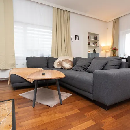 Stadthaus Mit 2 Schlafzimmern & Wohnzimmer Mit Kamin - Kostenloser Privat-Parkplatz Auf Dem Grundstueck Leipzig Exterior foto