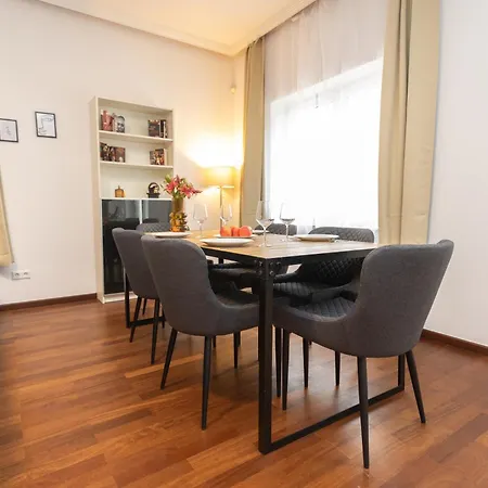 Stadthaus Mit 2 Schlafzimmern & Wohnzimmer Mit Kamin - Kostenloser Privat-Parkplatz Auf Dem Grundstueck Leipzig Exterior foto