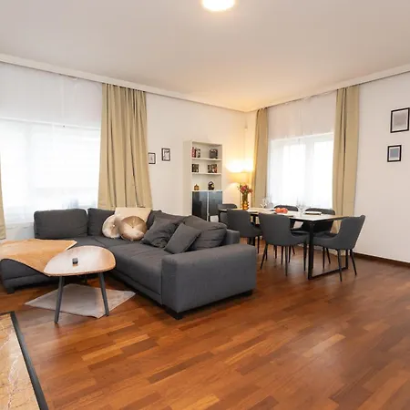 Stadthaus Mit 2 Schlafzimmern & Wohnzimmer Mit Kamin - Kostenloser Privat-Parkplatz Auf Dem Grundstueck Leipzig Exterior foto
