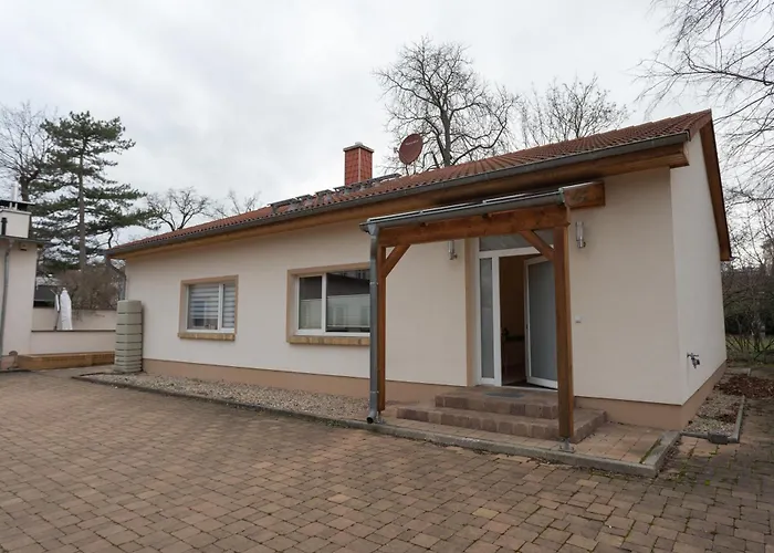 Stadthaus Mit 2 Schlafzimmern & Wohnzimmer Mit Kamin - Kostenloser Privat-Parkplatz Auf Dem Grundstueck