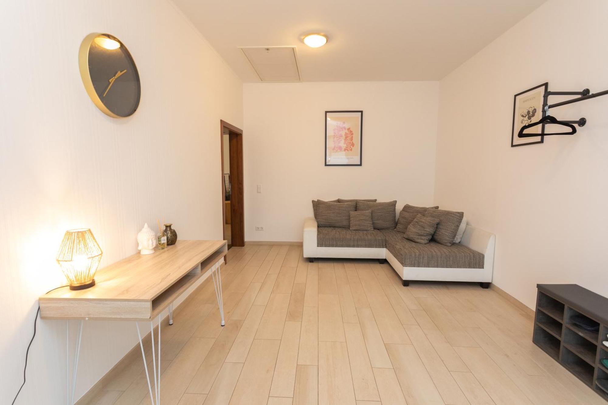 Stadthaus Mit 2 Schlafzimmern & Wohnzimmer Mit Kamin - Kostenloser Privat-parkplatz Auf Dem Grundstueck * Leipzig