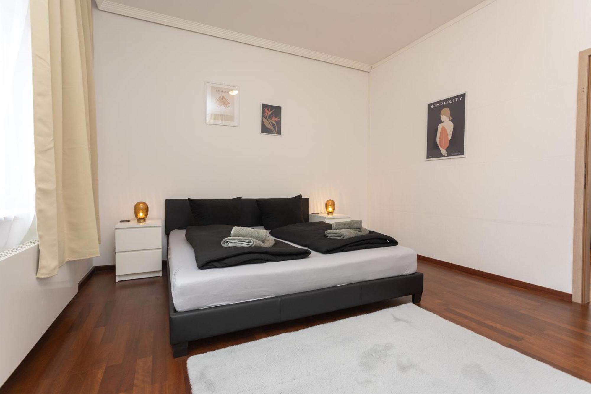 Stadthaus Mit 2 Schlafzimmern & Wohnzimmer Mit Kamin - Kostenloser Privat-parkplatz Auf Dem Grundstueck
